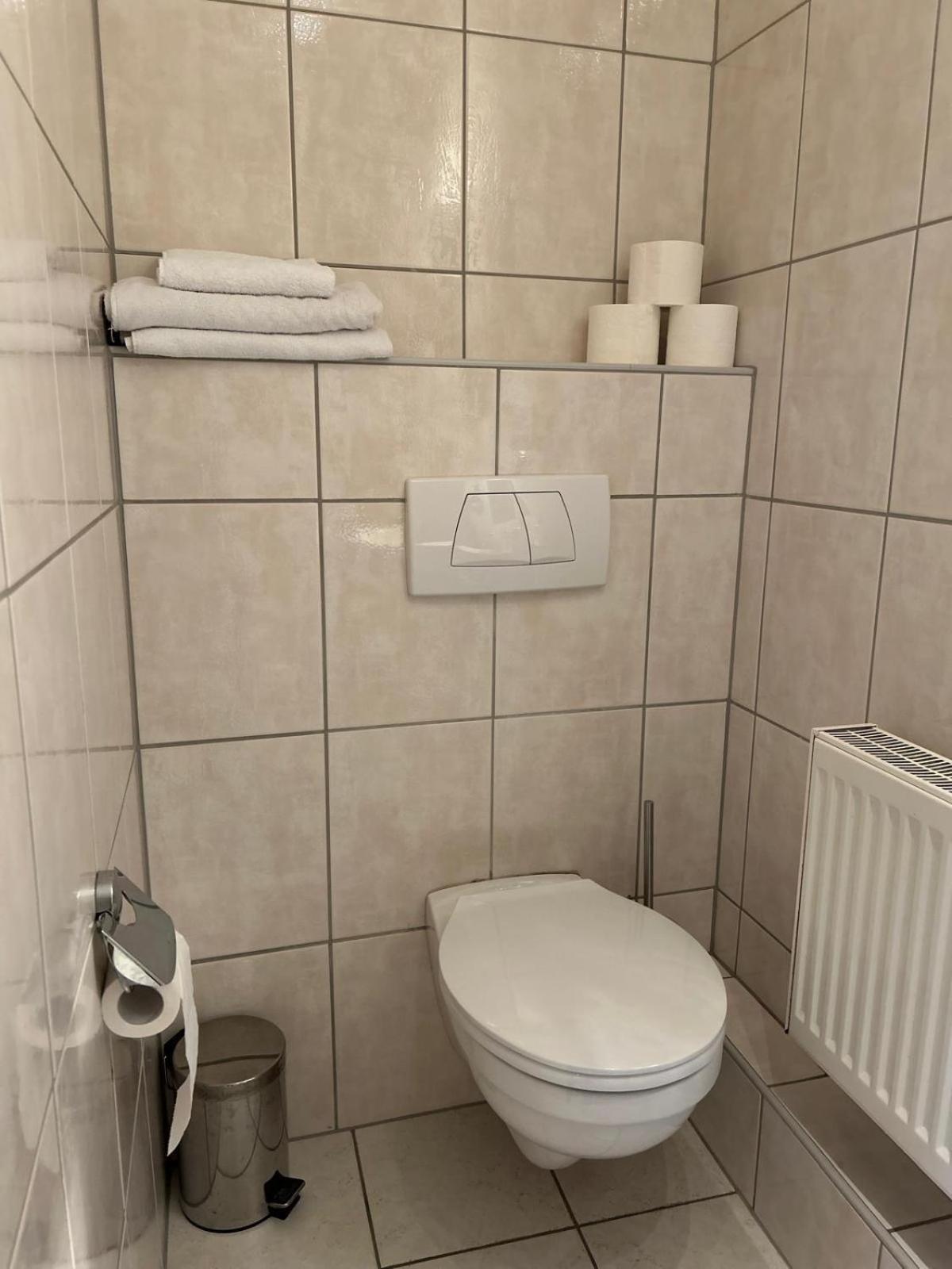 Danis Schlossschaenke Simmern Phòng bức ảnh