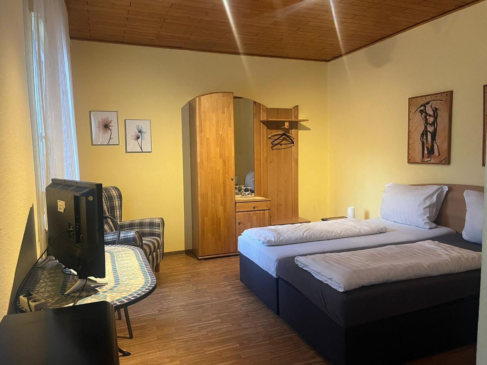 Danis Schlossschaenke Simmern Phòng bức ảnh